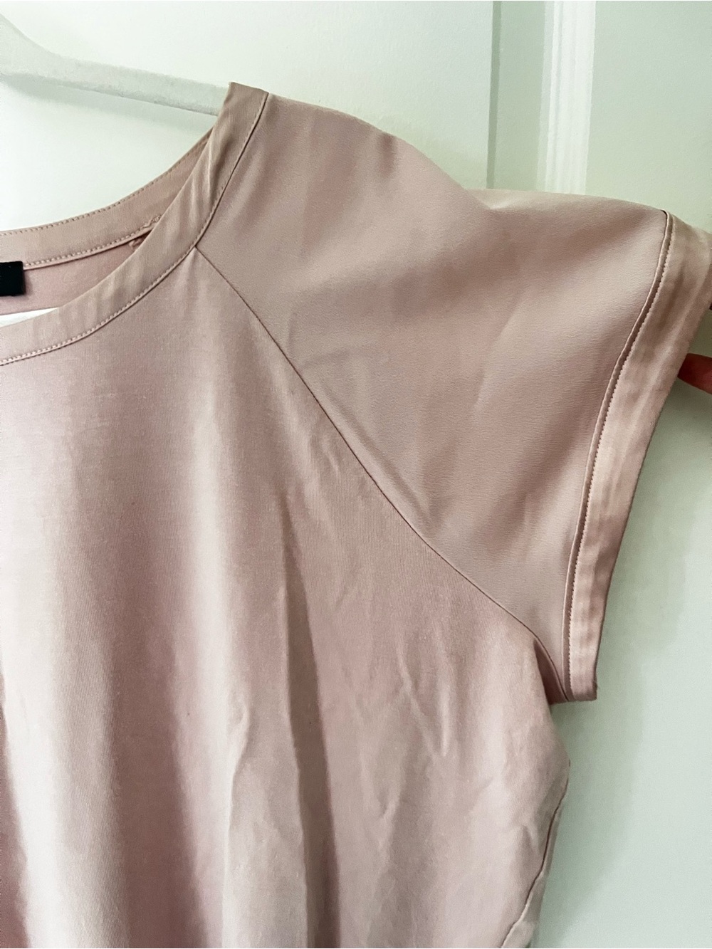 White House Black Market Blush Pink Scoop Neck Top - Picture 3 of 9
